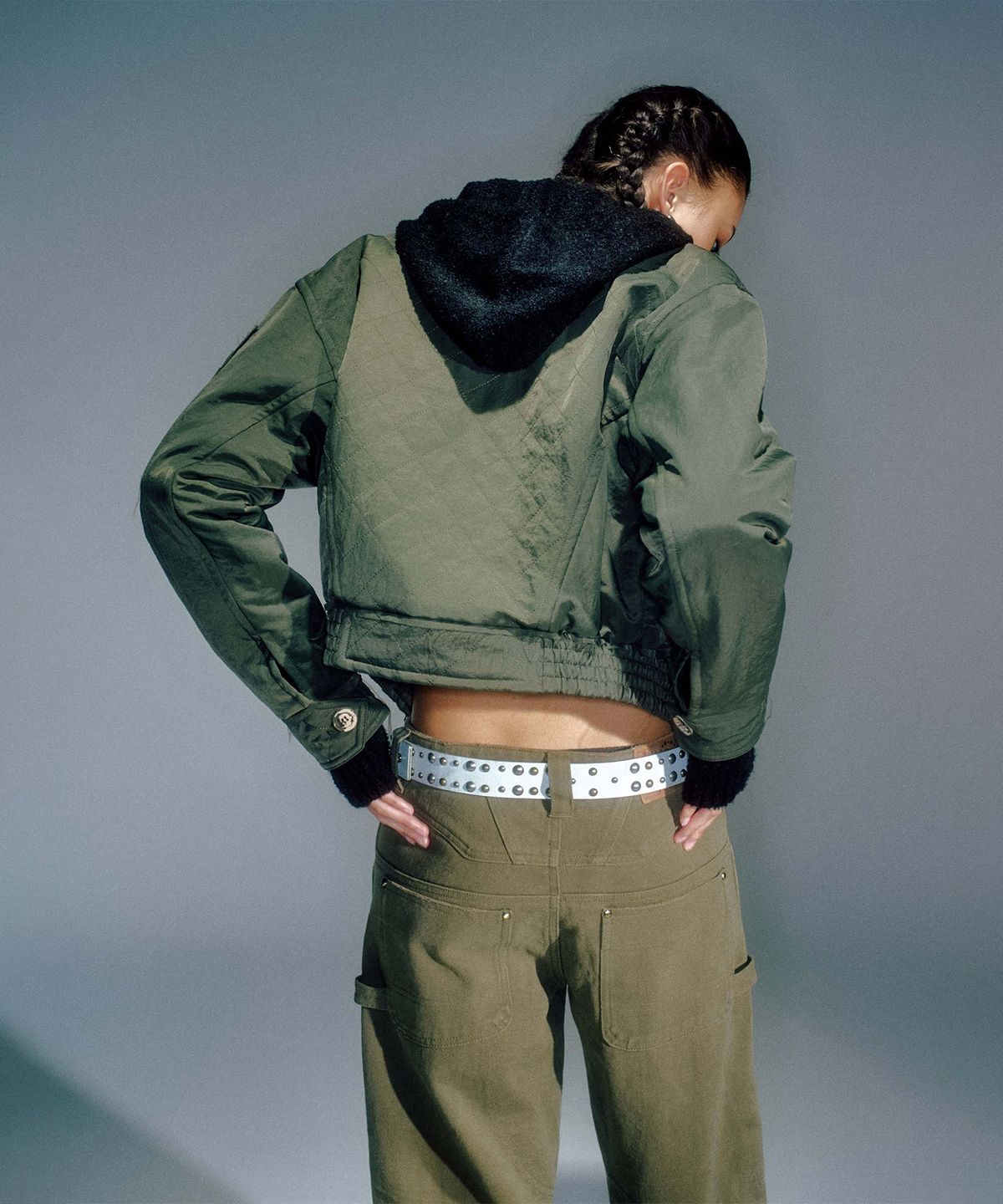 베이컨트 아카이브(VACANT ARCHIVE) WOMEN MATTY QUILTED BOMBER JACKET KHAKI