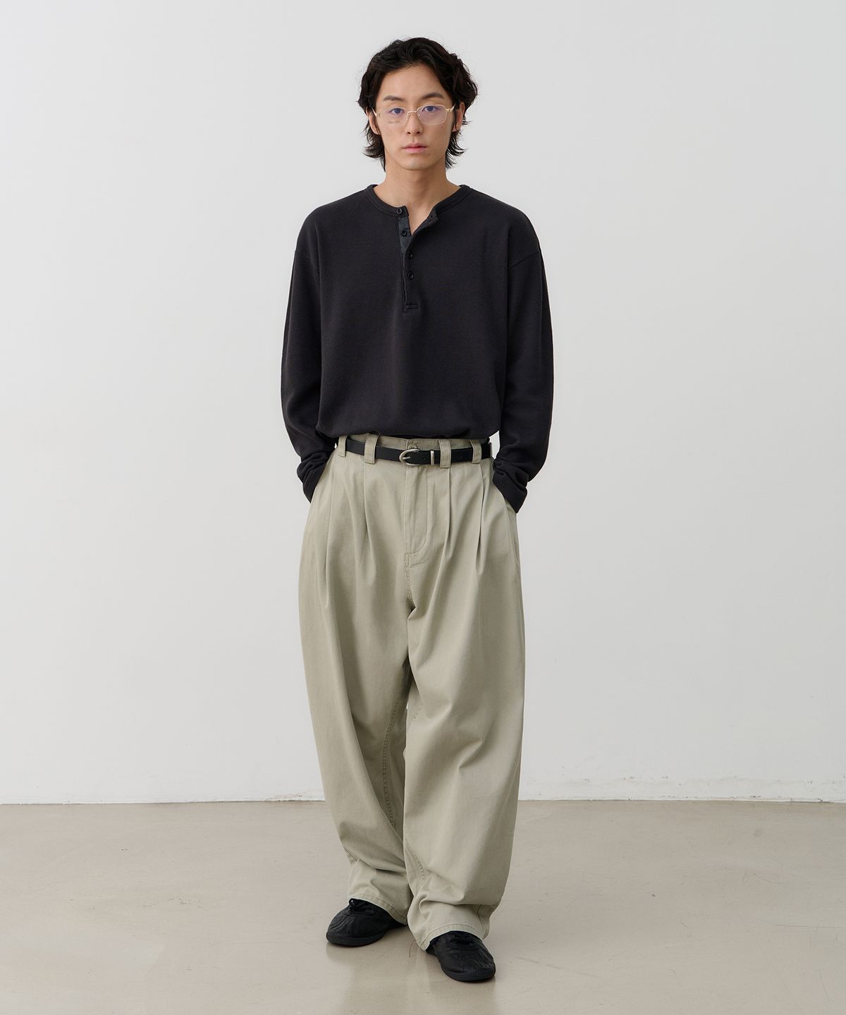 노운(NOUN) wide tapered chino pants (light gray)