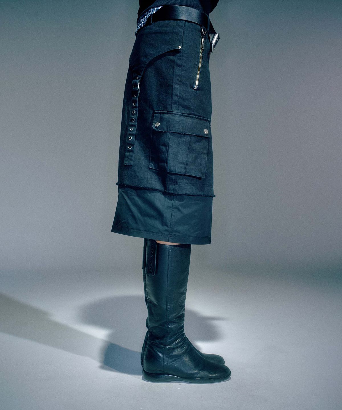 베이컨트 아카이브(VACANT ARCHIVE) WIFFY CARGO MIDI SKIRT BLACK