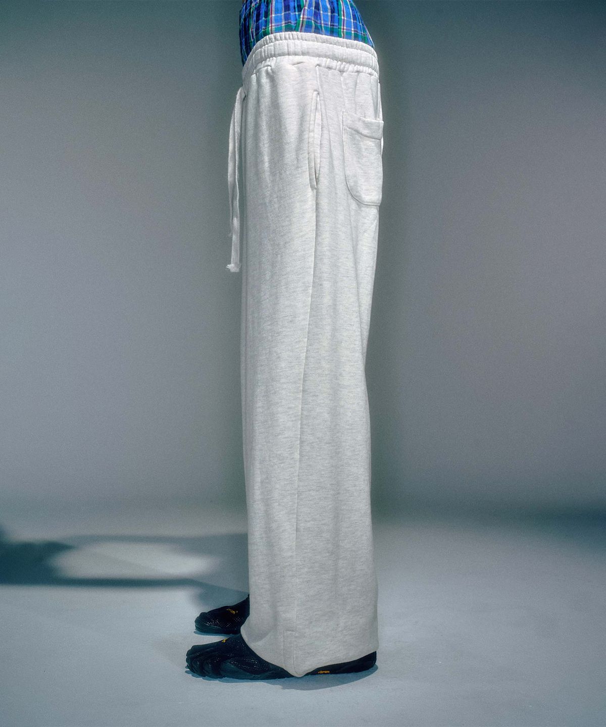 베이컨트 아카이브(VACANT ARCHIVE) MEN WORKSHOP WASHING JOGGER PANTS OATMEAL