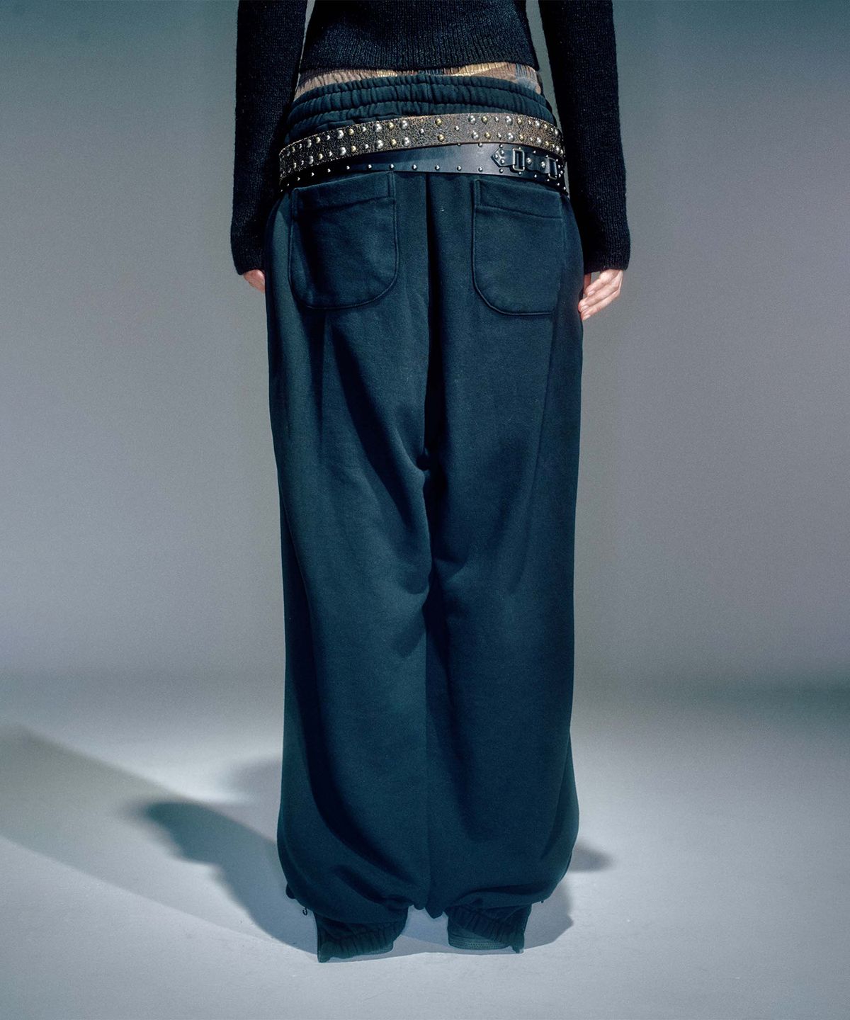 베이컨트 아카이브(VACANT ARCHIVE) WOMEN WORKSHOP WASHING JOGGER PANTS BLACK