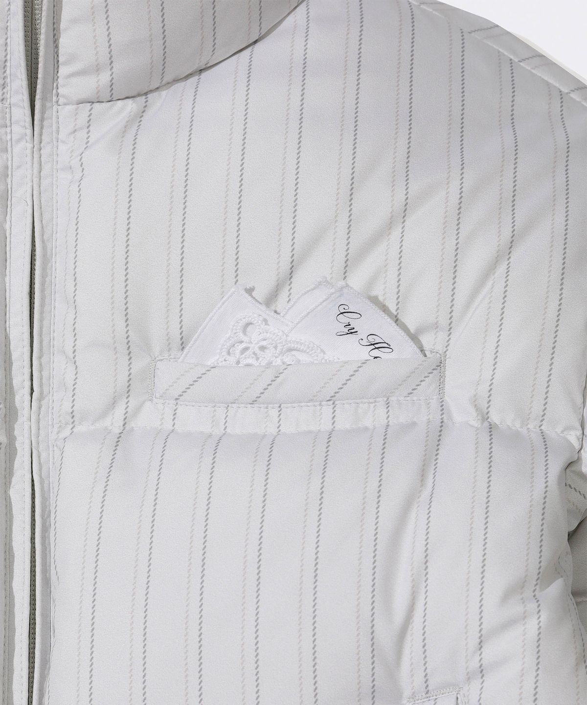스컬프터(SCULPTOR) So Demure Cropped Puffer Down Ivory