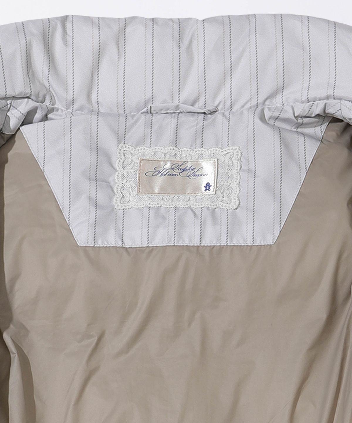 스컬프터(SCULPTOR) So Demure Cropped Puffer Down Ivory