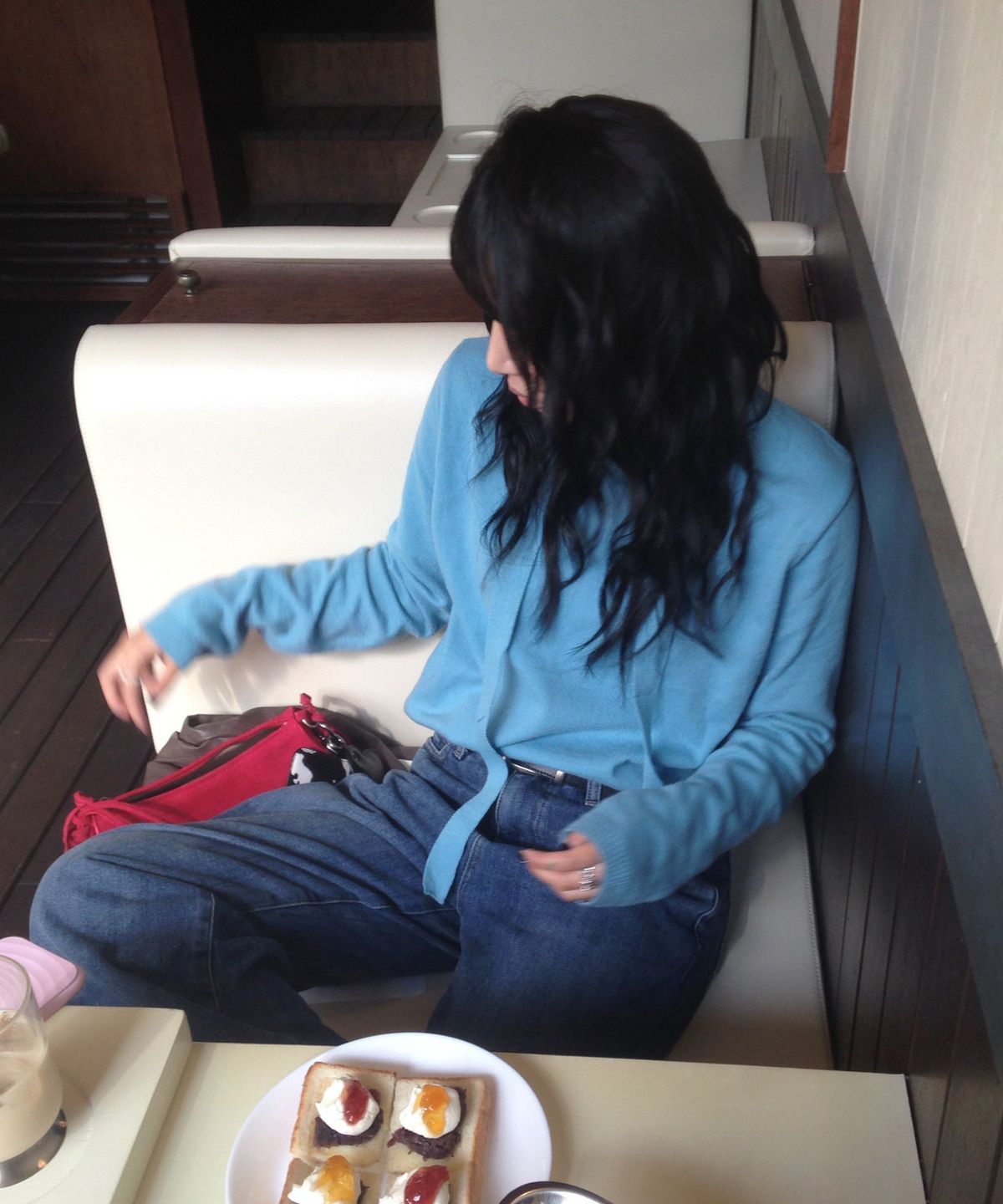 마조네(MA JOURNEE) TIE SET U-NECK CASHMERE KNIT_BLUE