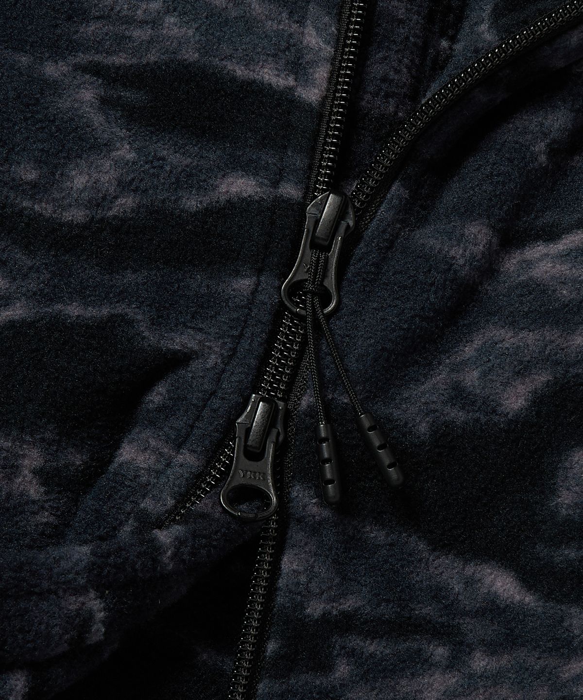 위캔더스(WKNDRS) CAMO FLEECE ZIPUP JK (B.CAMO)