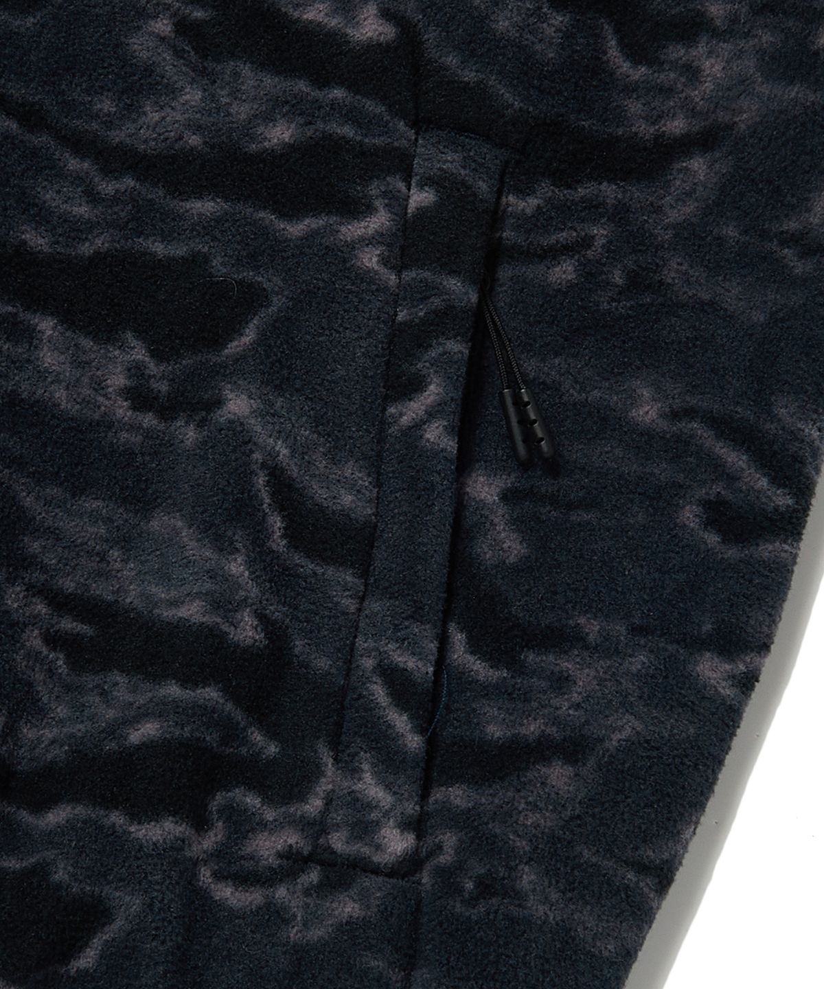 위캔더스(WKNDRS) CAMO FLEECE ZIPUP JK (B.CAMO)