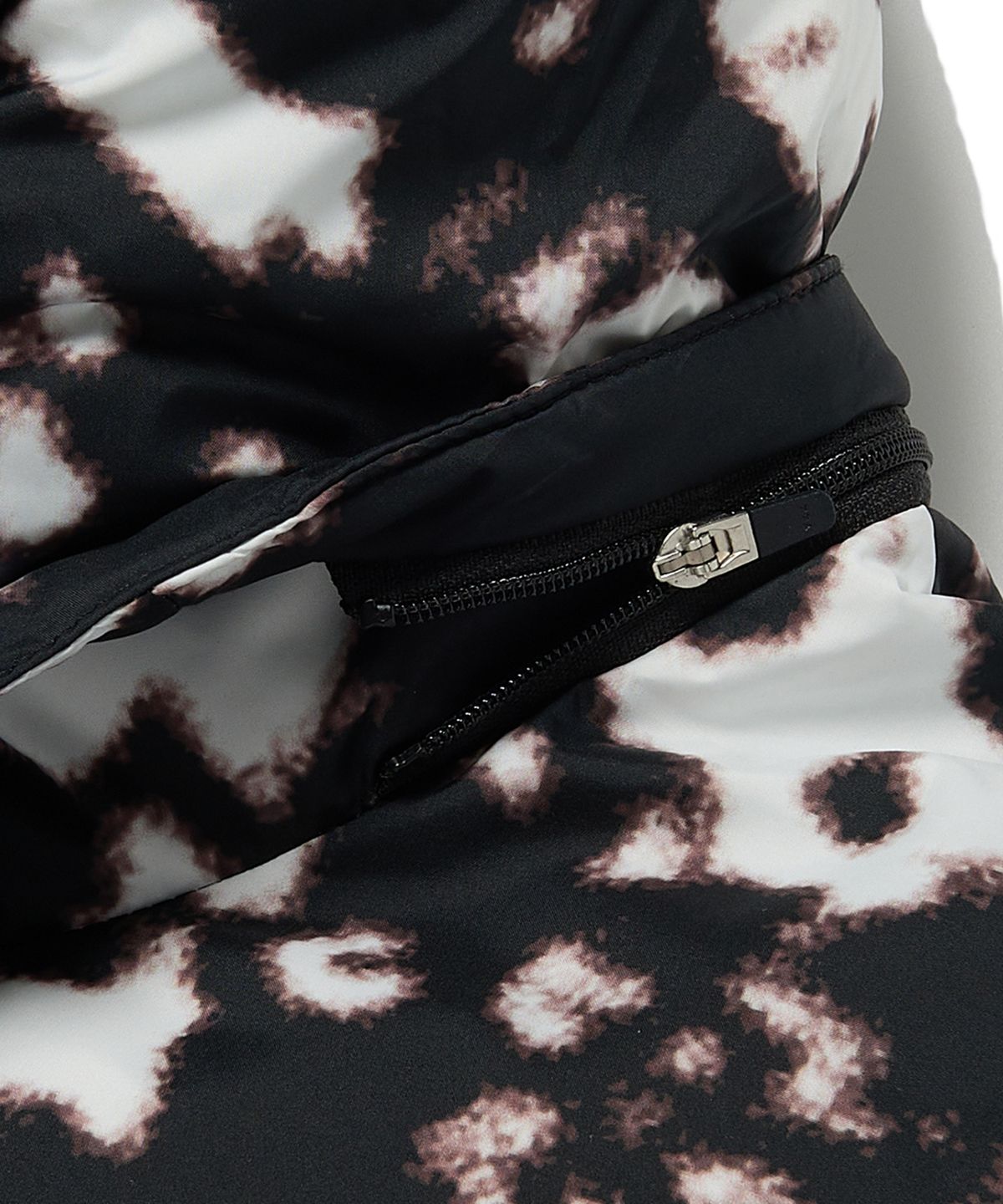 위캔더스(WKNDRS) G-LOGO PUFFER JK (FLOWER)