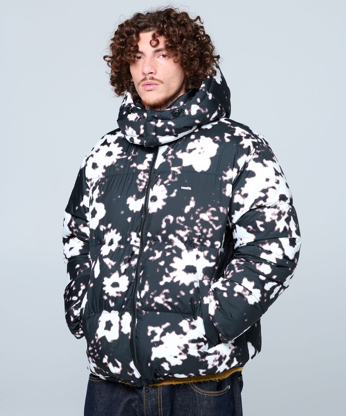 위캔더스(WKNDRS) G-LOGO PUFFER JK (FLOWER)