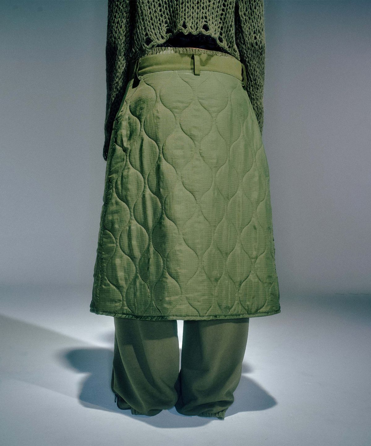 베이컨트 아카이브(VACANT ARCHIVE) KAVI LAYERED QUILTED SKIRT BELT KHAKI