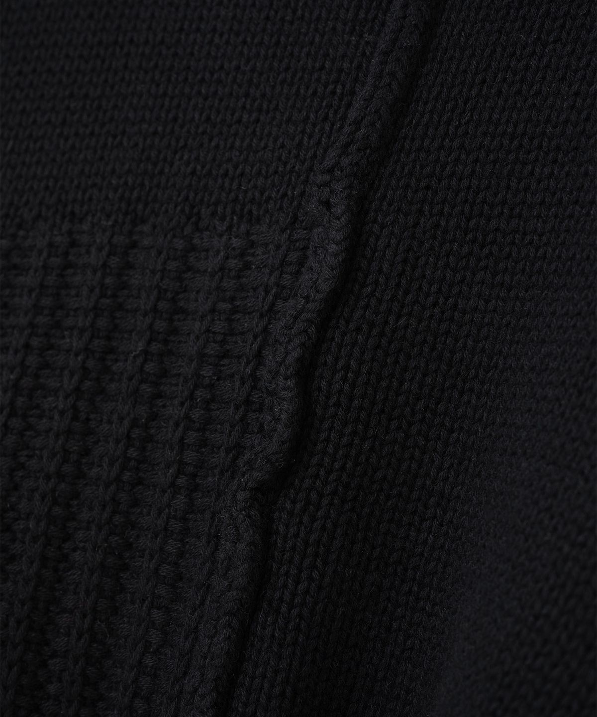 밀로 우먼(MILLO WOMEN) 믹스드 크롭 루즈 가디건 [블랙]