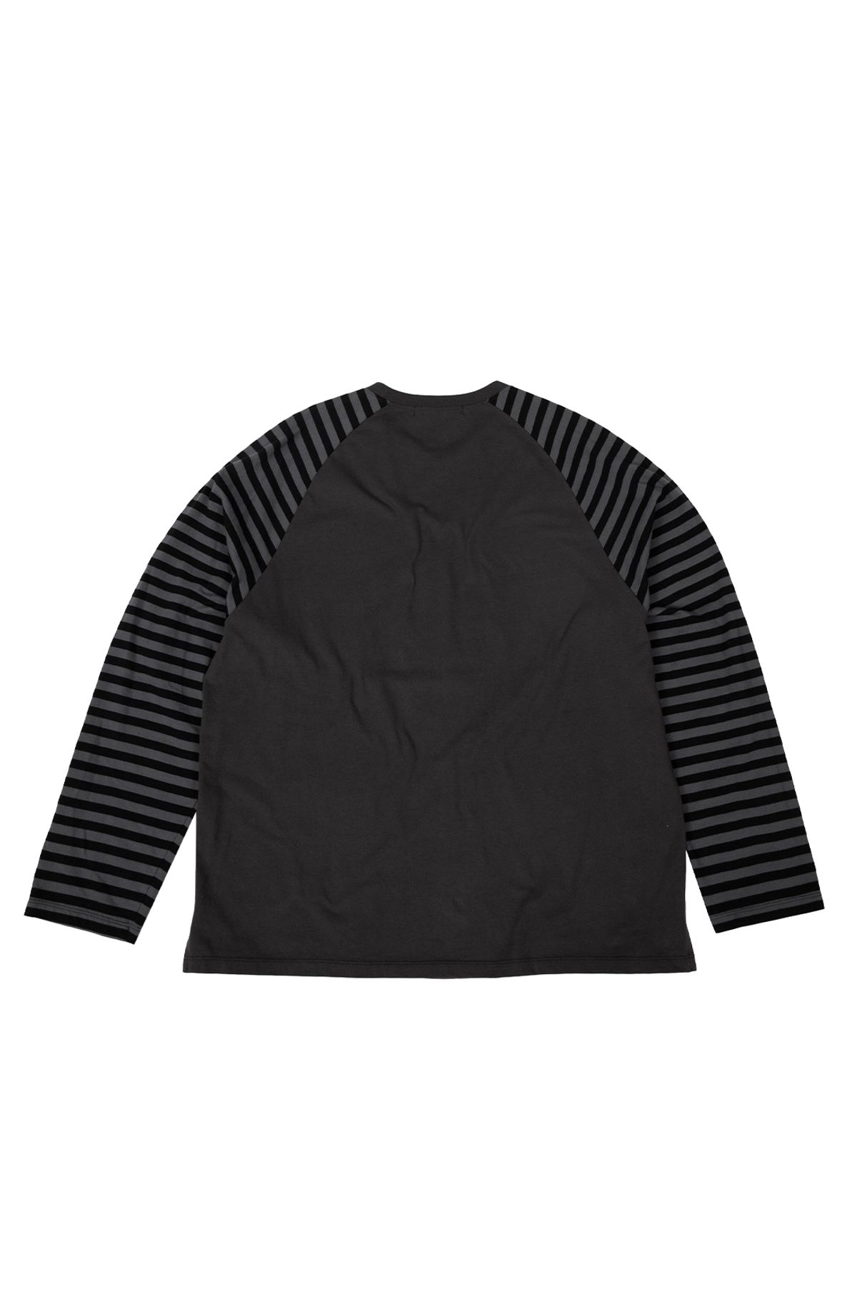 메아(MEA) LETTERING STRIPED RAGLAN TOP [DARK GREY]