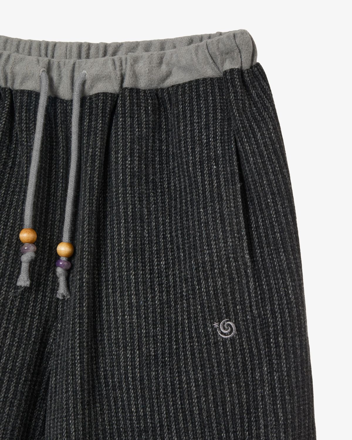 에이이에이이(AEAE) ANGEL STRIPE PANTS [BLACK]