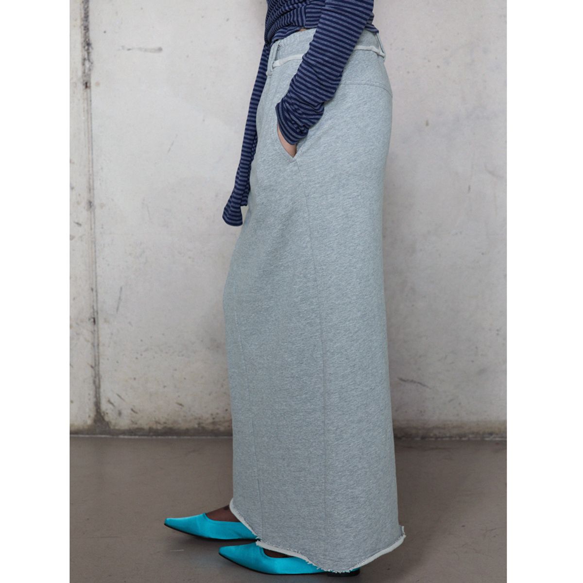 라라폭스(LALAFOX) BACK SLIT LONG SWEAT SKIRT GREY 스웨트 스커트 BR4CS002