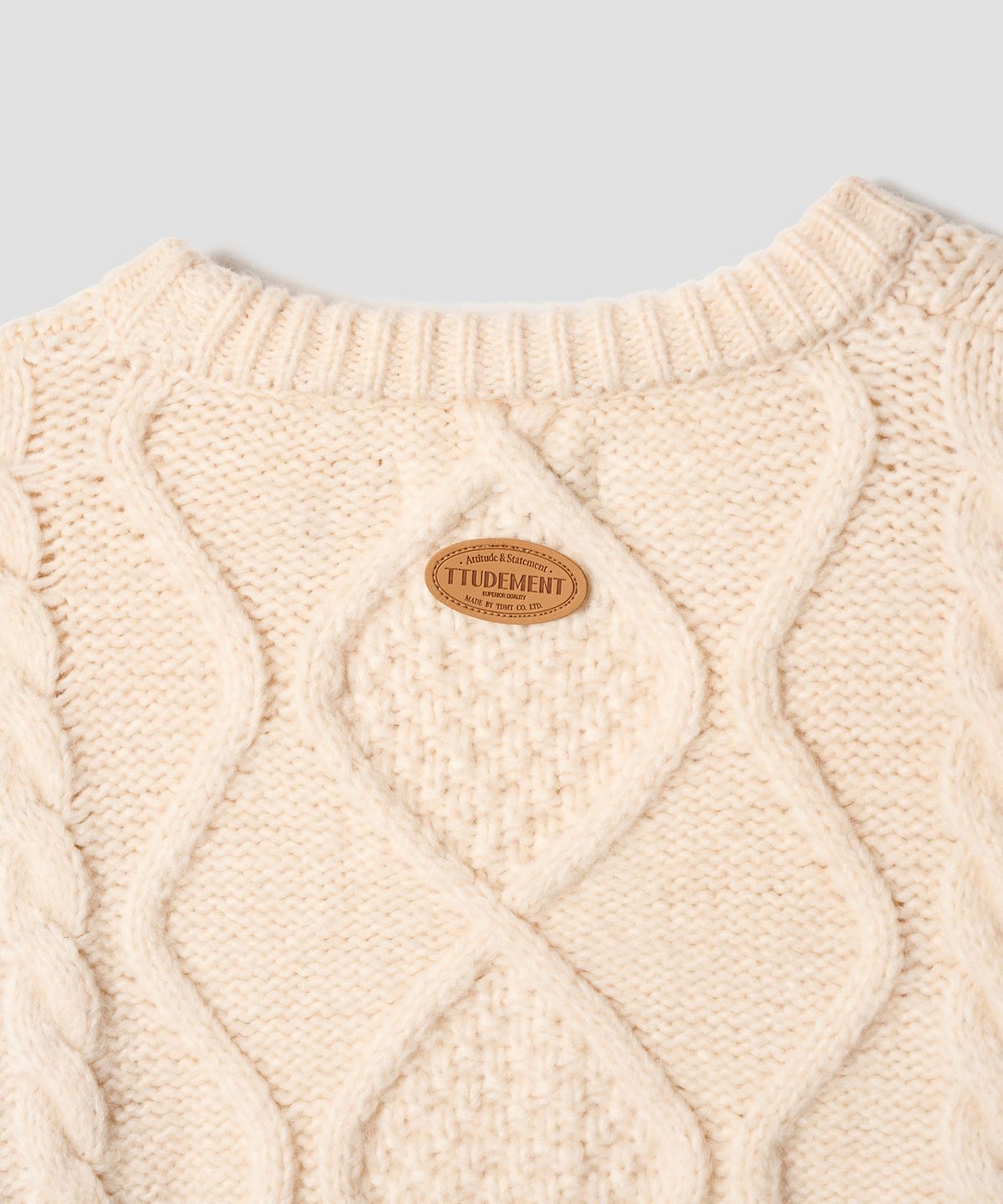튜드먼트(TTUDEMENT) CHUNKY CABLE KNIT IVORY