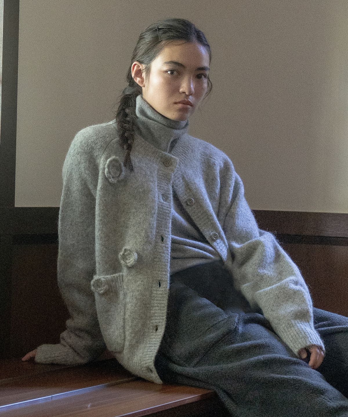 튜드먼트(TTUDEMENT) ALPACA FLOWER CARDIGAN GREY