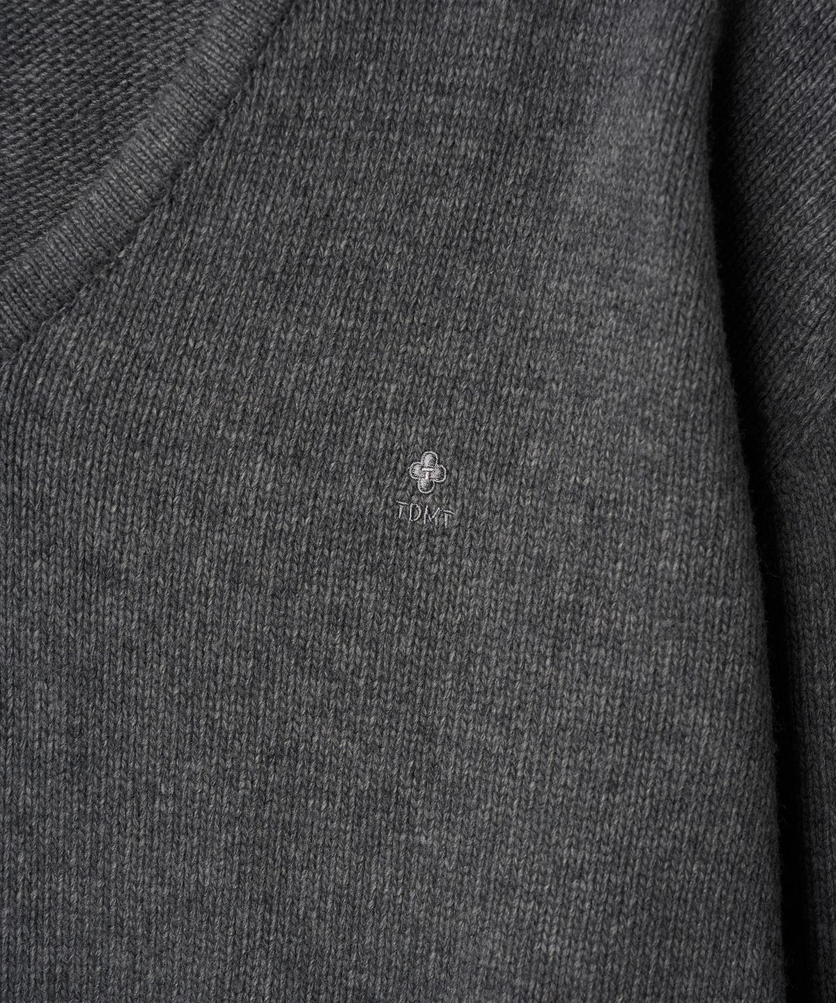 튜드먼트(TTUDEMENT) ESSENTIAL WOOL V-NECK KNIT 4COLORS
