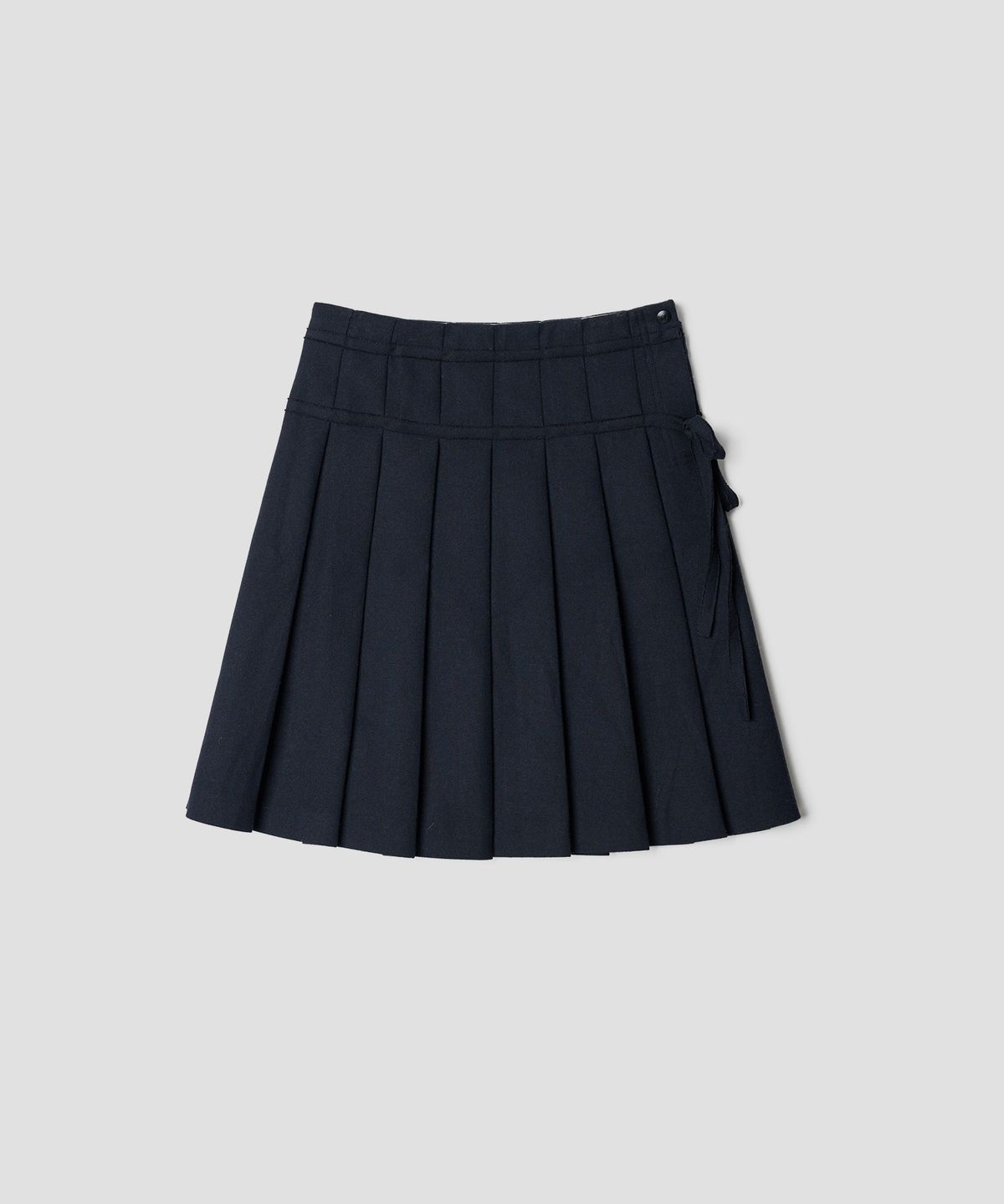 튜드먼트(TTUDEMENT) RIBBON TIE PLEATED MIDI SKIRT NAVY