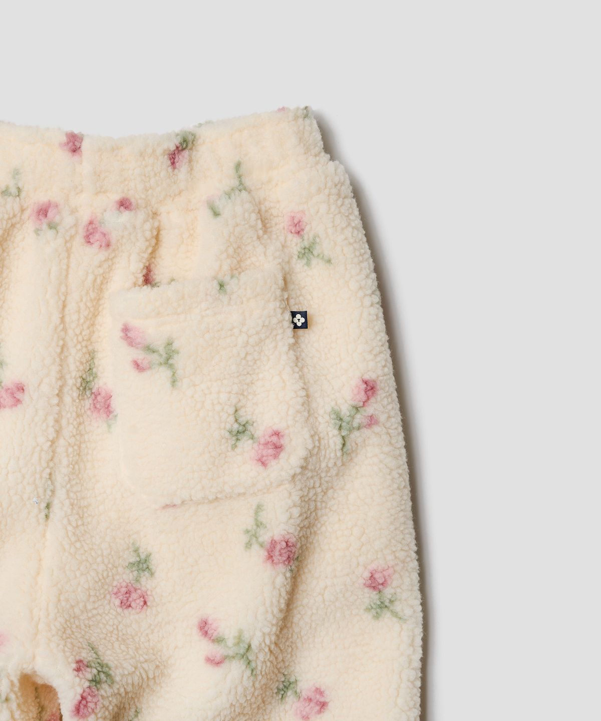 튜드먼트(TTUDEMENT) FLORAL FLEECE PANTS IVORY
