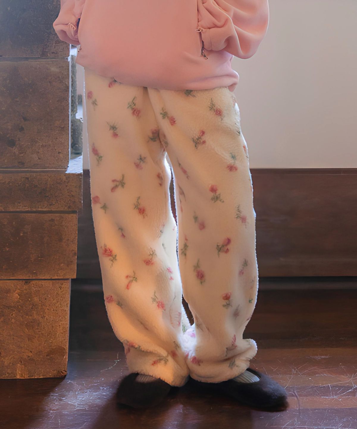 튜드먼트(TTUDEMENT) FLORAL FLEECE PANTS IVORY
