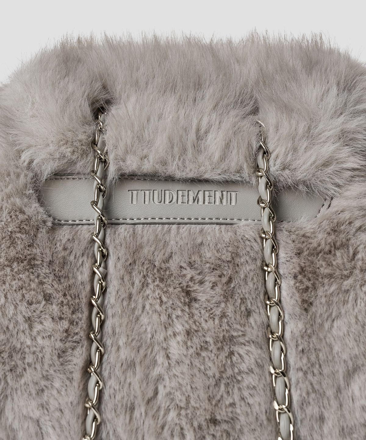 튜드먼트(TTUDEMENT) FAUX FUR CHAIN STRAP BACKPACK GREY
