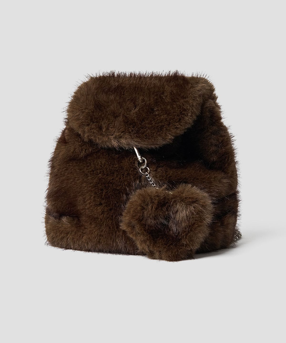 튜드먼트(TTUDEMENT) FAUX FUR CHAIN STRAP BACKPACK BROWN