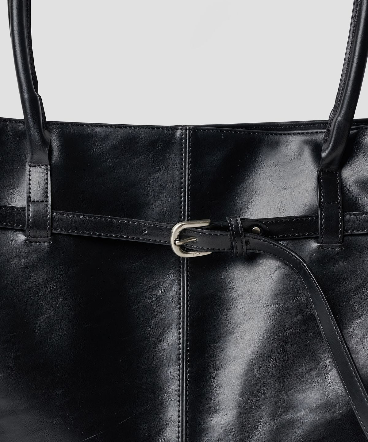튜드먼트(TTUDEMENT) CLASSIC BELT SQUARE BAG BLACK