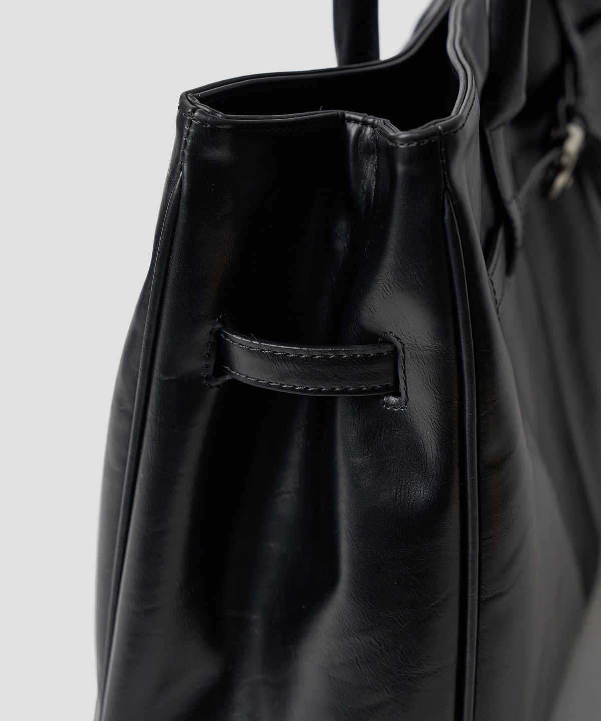 튜드먼트(TTUDEMENT) CLASSIC BELT SQUARE BAG BLACK