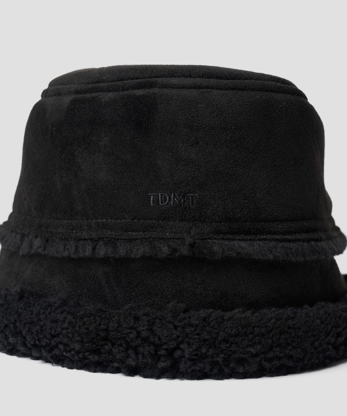 튜드먼트(TTUDEMENT) TEDDY TRIM MUSTANG HAT BLACK