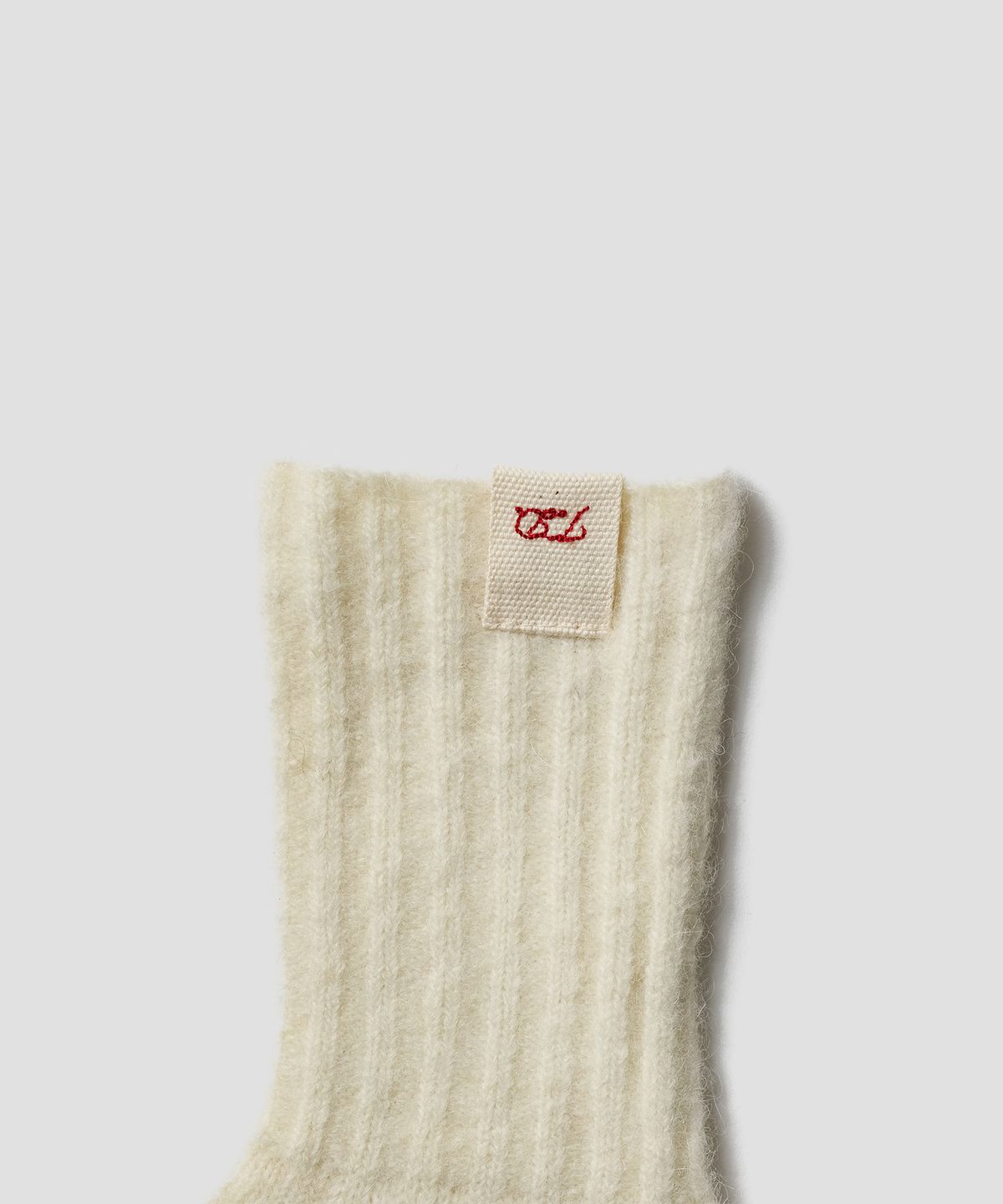 튜드먼트(TTUDEMENT) ALPACA WOOL KNIT GLOVES CREAM