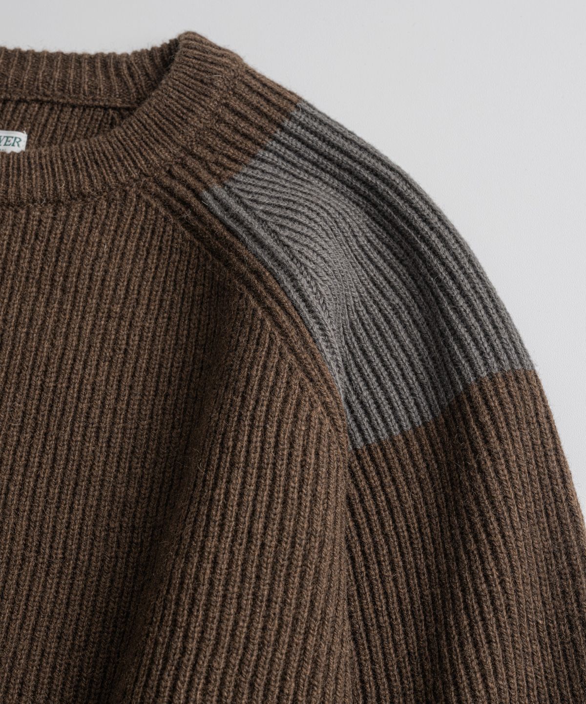 비헤비어(BEHEAVYER) DRY WOOL CREWNECK MIL KNIT brown