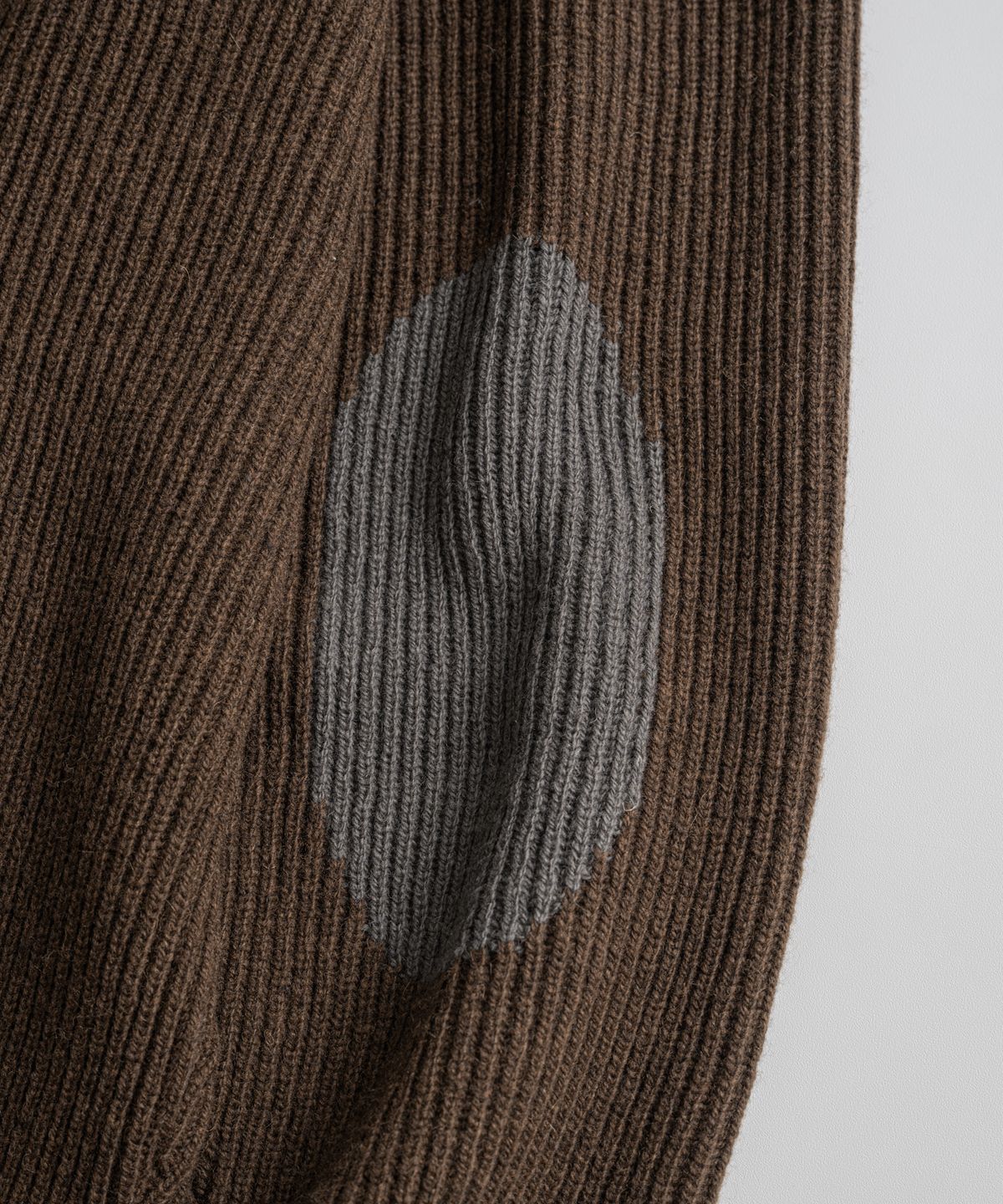 비헤비어(BEHEAVYER) DRY WOOL CREWNECK MIL KNIT brown