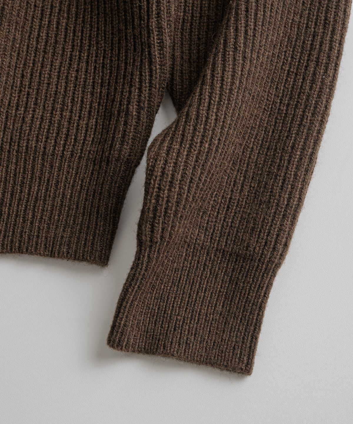 비헤비어(BEHEAVYER) DRY WOOL CREWNECK MIL KNIT brown