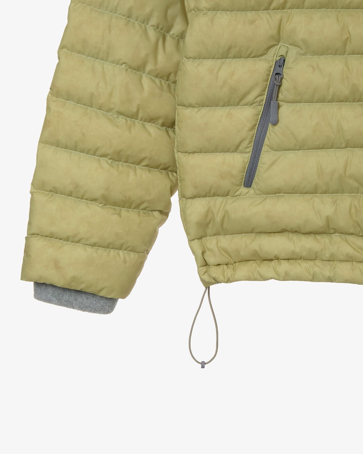 에이이에이이(AEAE) SYMBOL LIGHT DOWN JACKET [OLIVE]