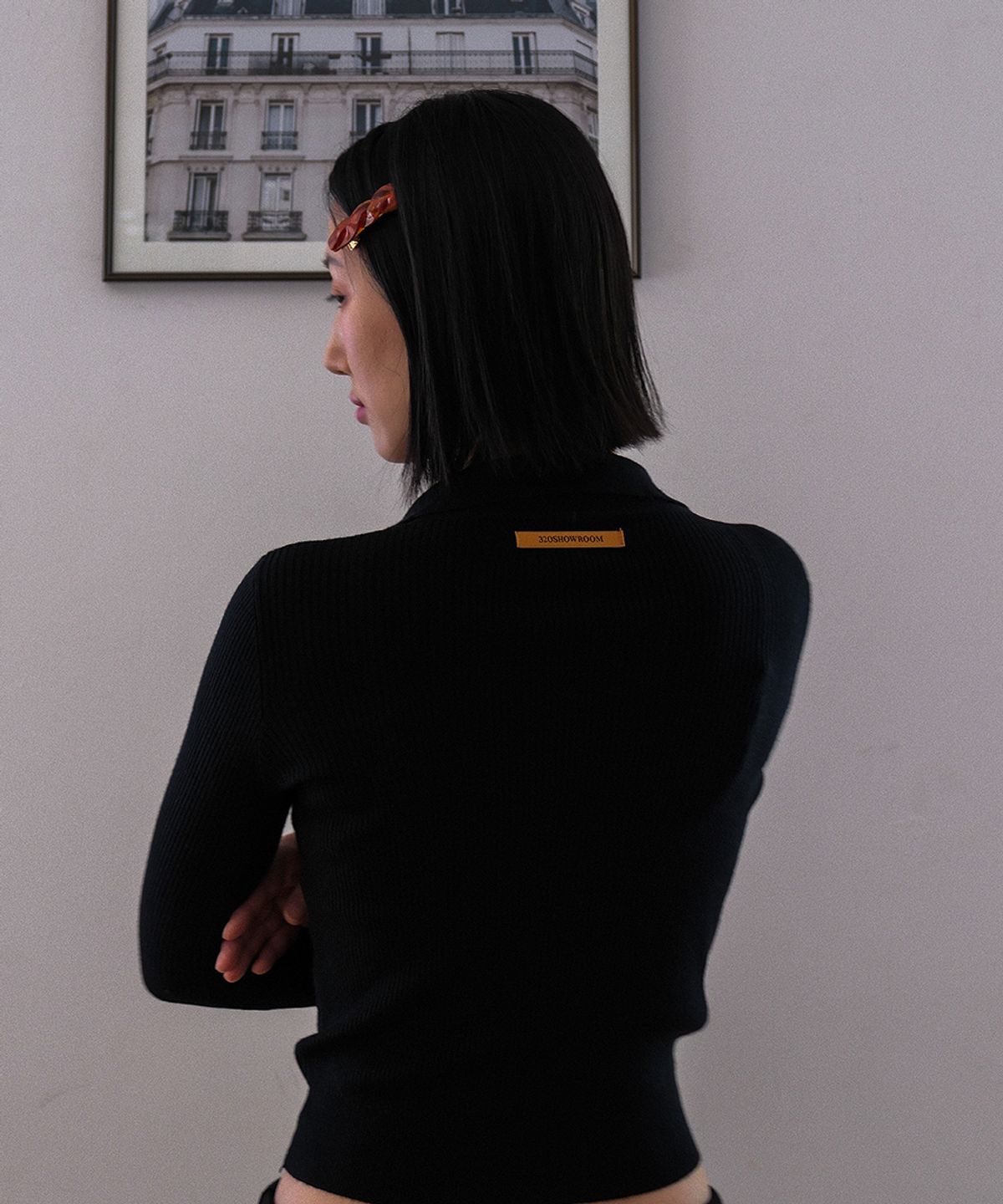 320쇼룸(320SHOWROOM) Collar V-Neck Ribbed Knit Sweater Black