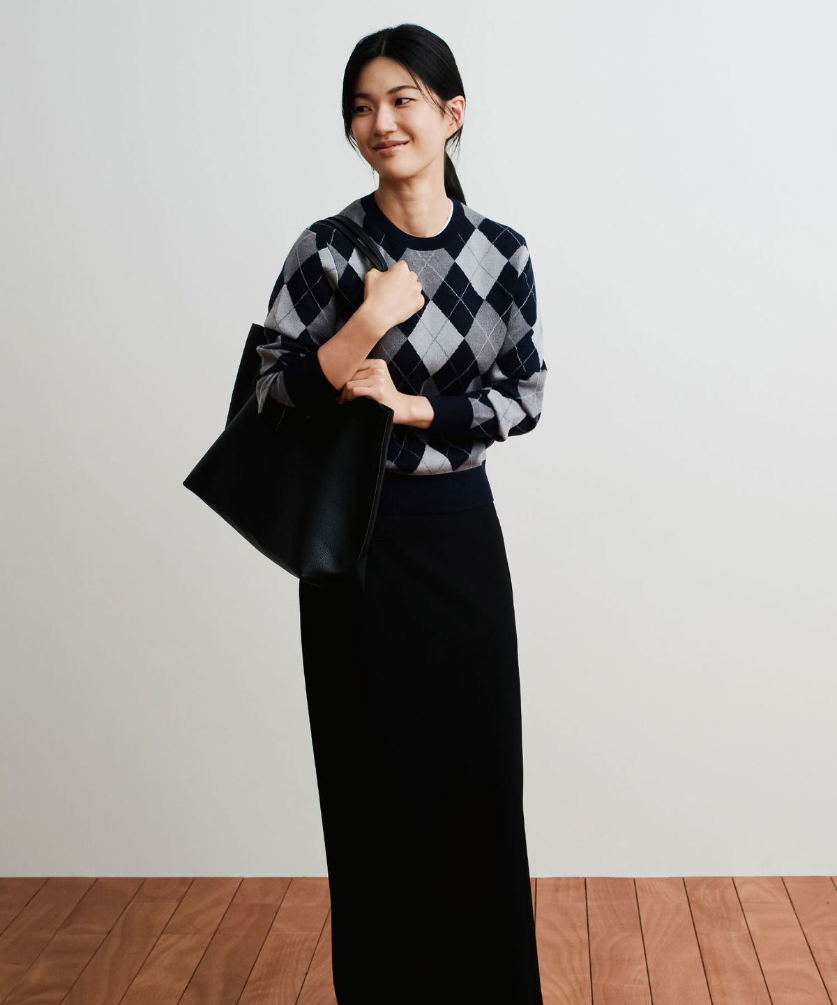 더니트컴퍼니(THEKNITCOMPANY) (W) 발투르 울 다이아 스웨터 [이클립스 네이비]