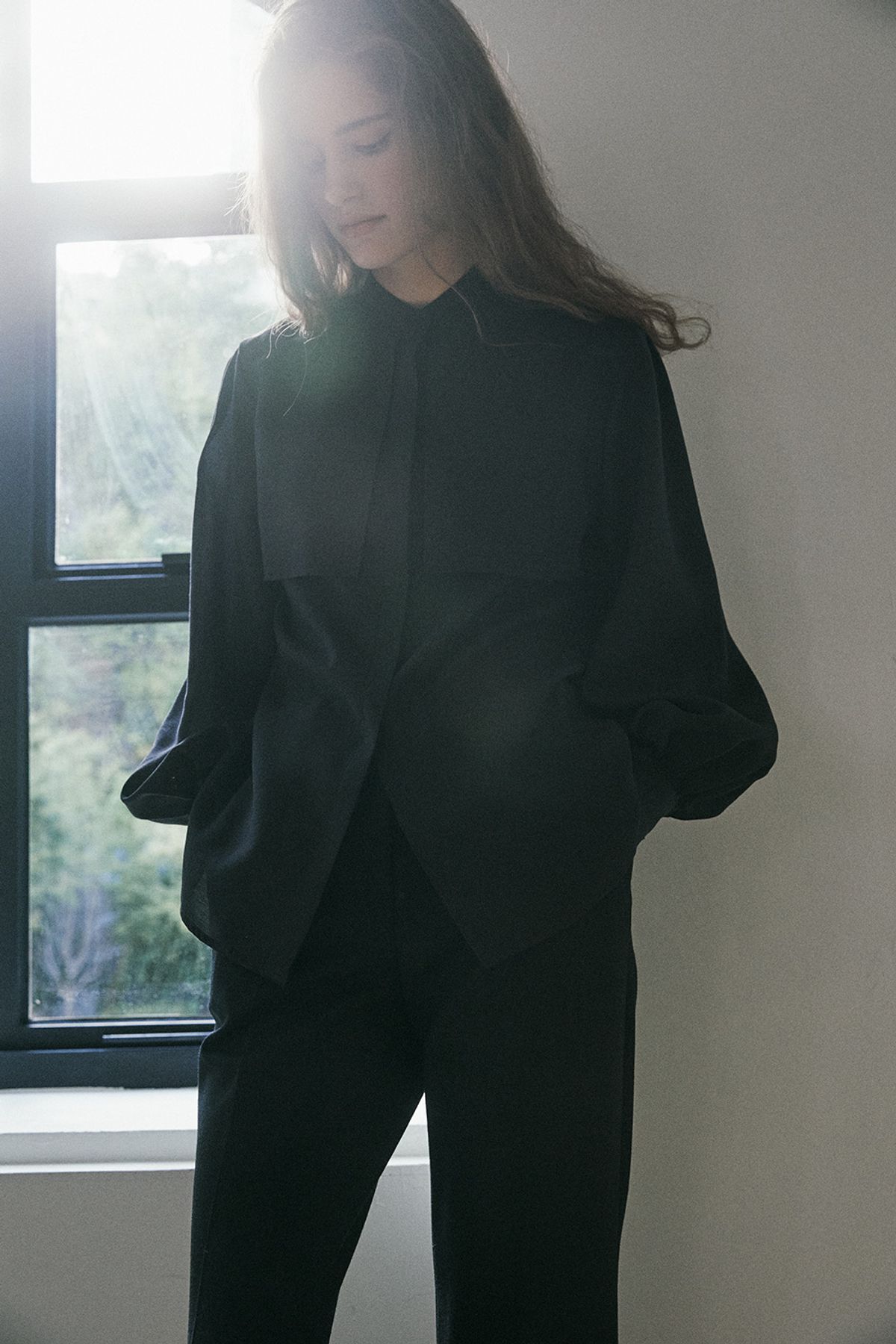 신시얼리준(SINCERELY JUNE) 더블 레이어 소프트 블라우스 Foggy Black