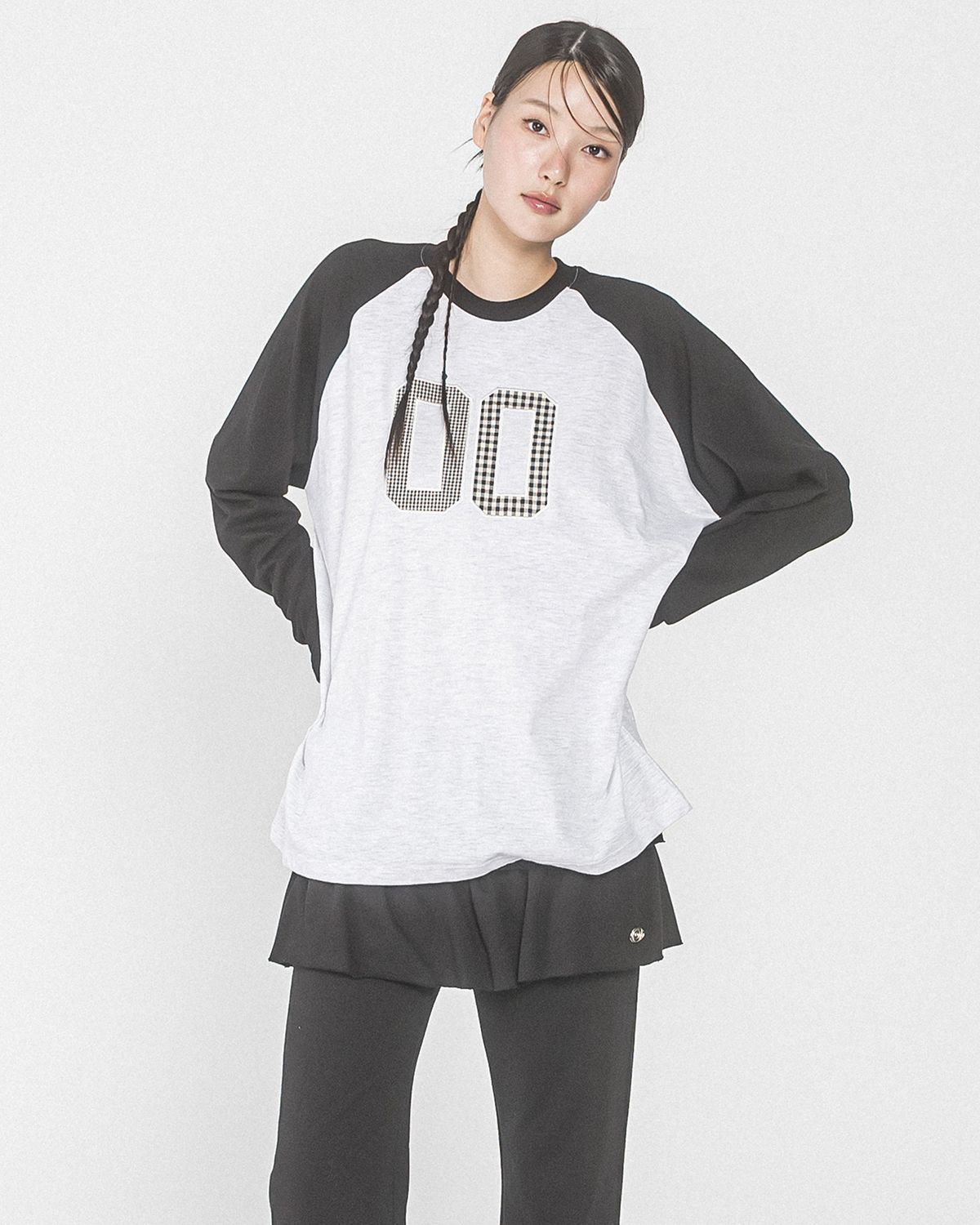 해비즘(HAVISM) 00 CHECK PATCH RAGLAN L/S TEE(MELANGE WHITE)