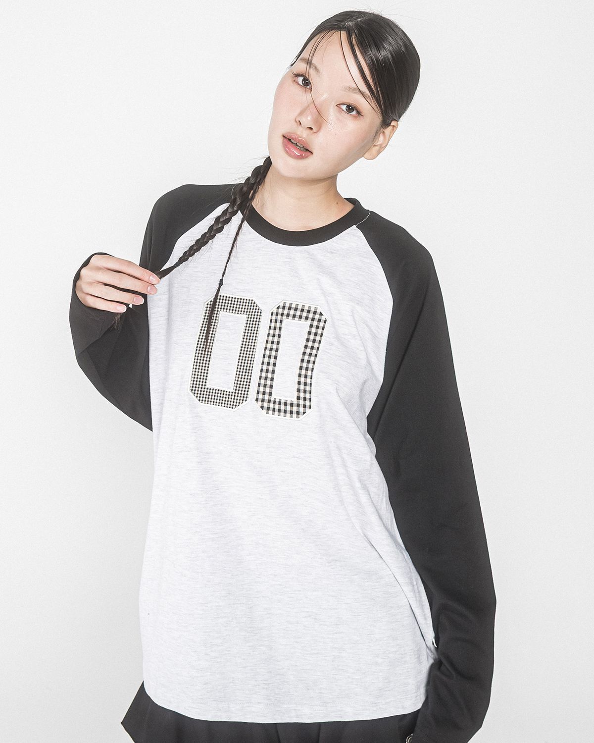 해비즘(HAVISM) 00 CHECK PATCH RAGLAN L/S TEE(MELANGE WHITE)