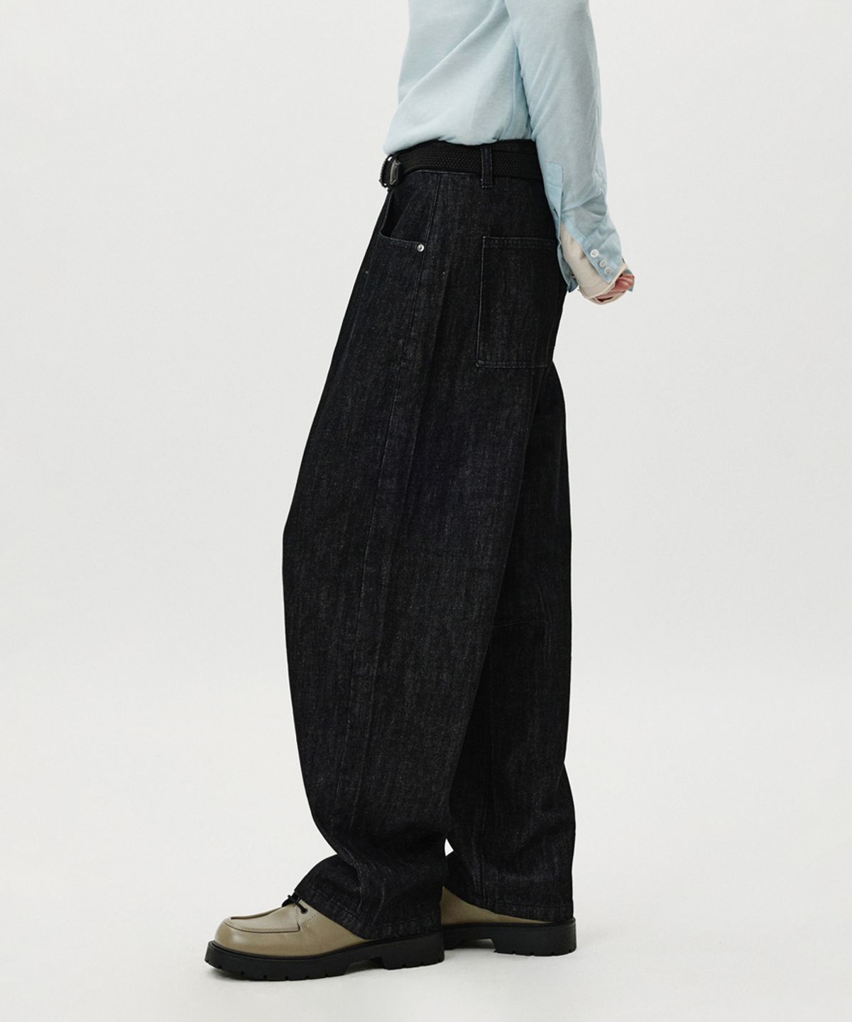 노페이머스(NOFAMOUS) Cinchback Wide Balloon Jeans (Black)