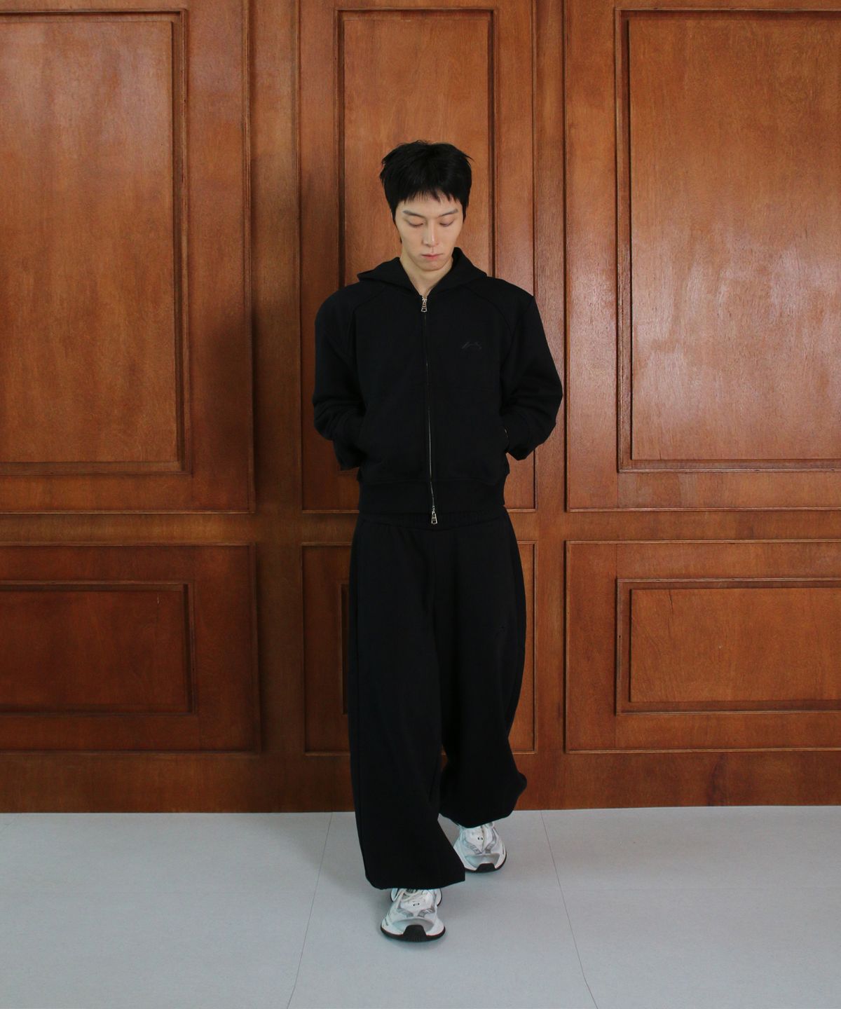 포스센스티브(FORCESENSITIVE) FS LOGO SWEAT PANTS Balloon fit BK