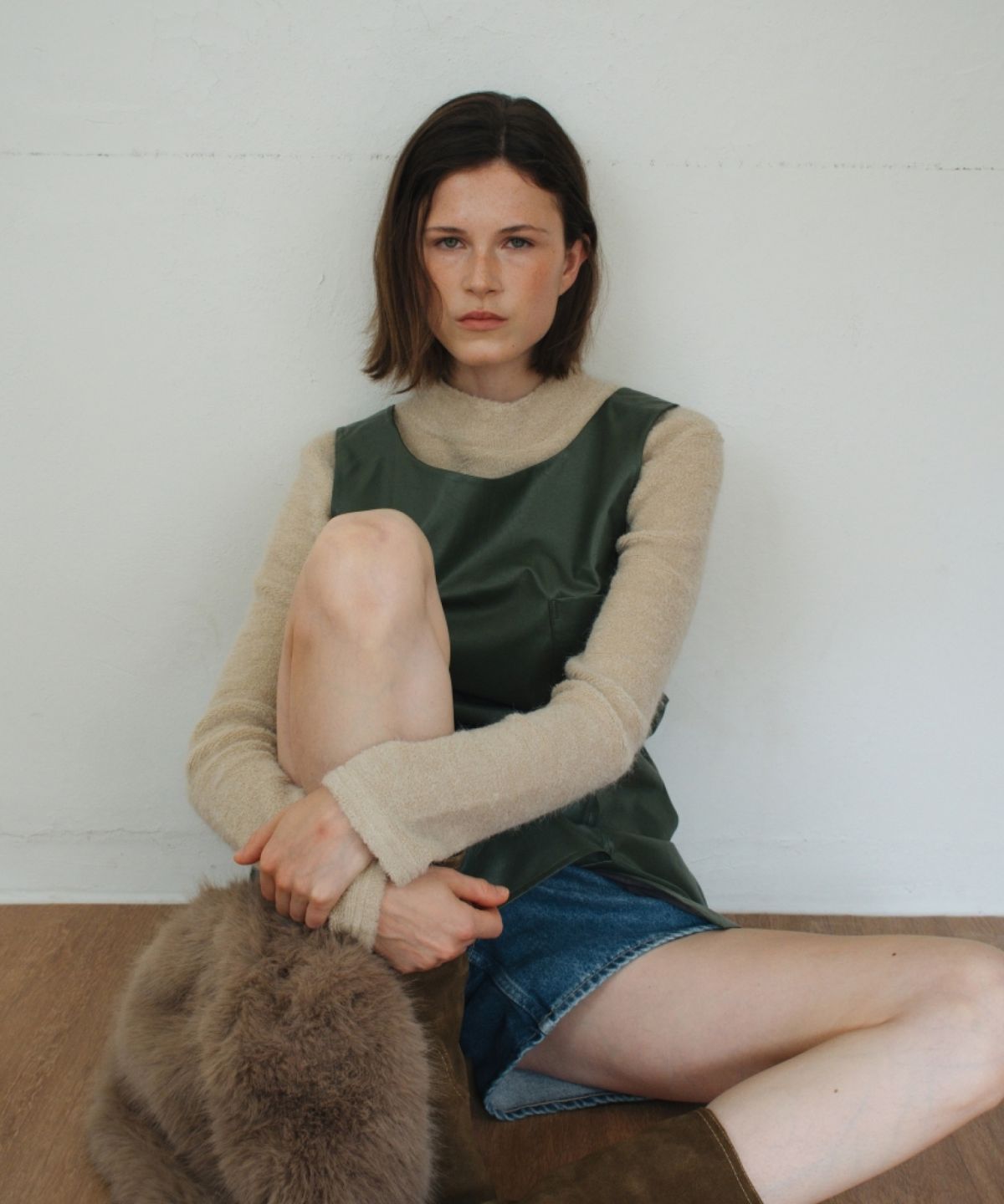 어나우트(UNNOUT) VEGAN LEATHER BABY DOLL DRESS GREEN