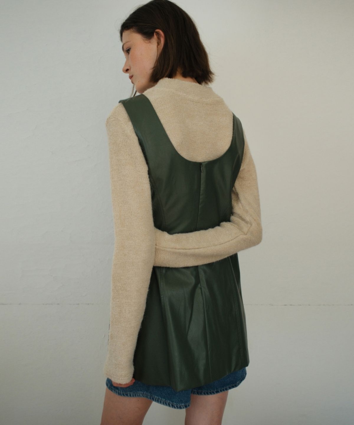 어나우트(UNNOUT) VEGAN LEATHER BABY DOLL DRESS GREEN