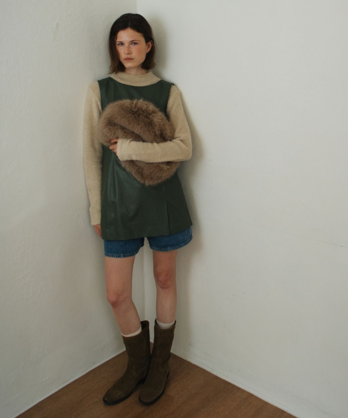 어나우트(UNNOUT) VEGAN LEATHER BABY DOLL DRESS GREEN
