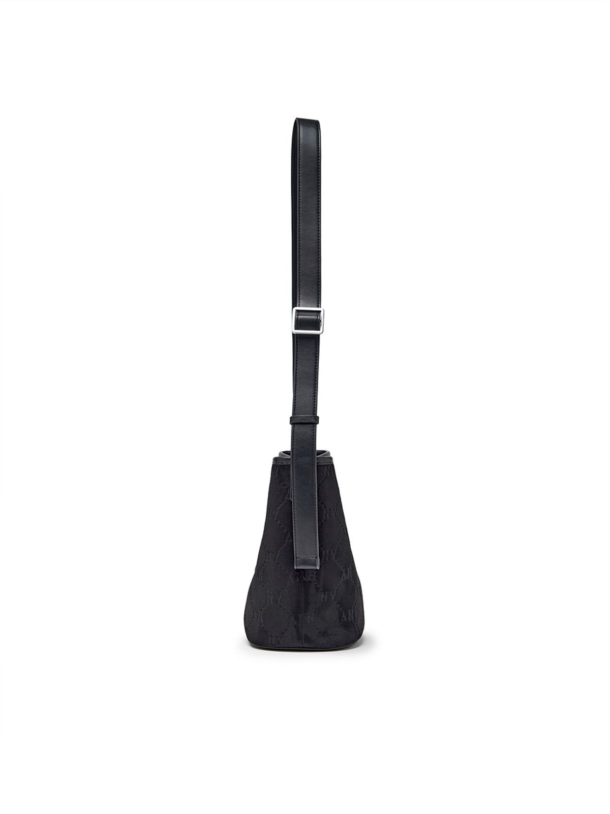 엠엘비(MLB) 모노그램 스웨이드 버킷백 NY (Black)