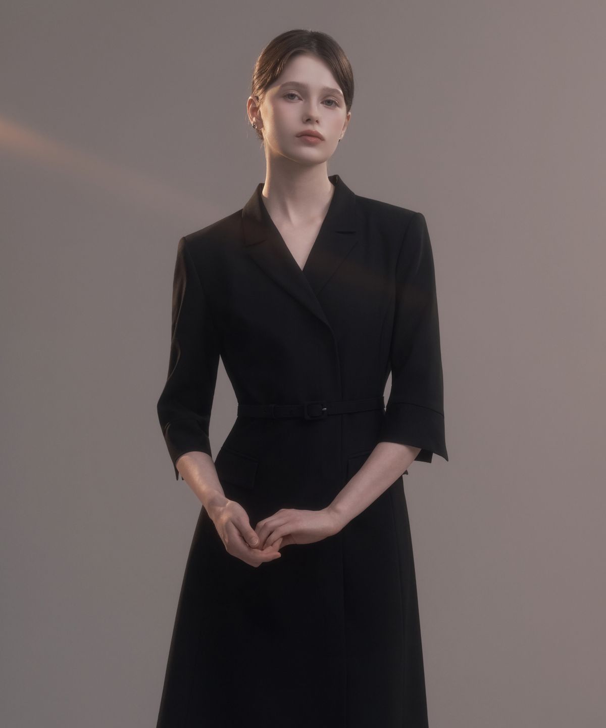 마우솔레움(MAU SOLEUM) Jenn Long Belted Dress - Black