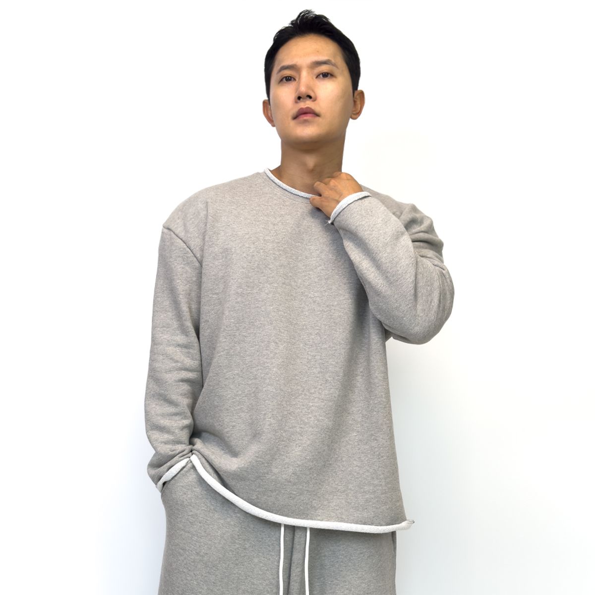 파시엔시아(PACIENCIA) 소프트엣지 오버핏 맨투맨