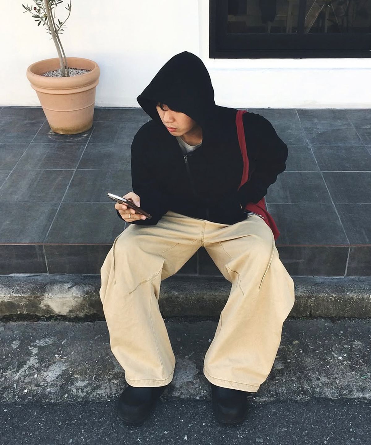 인템포무드(INTEMPOMOOD) 뉴하운 커브드 팬츠_블랙