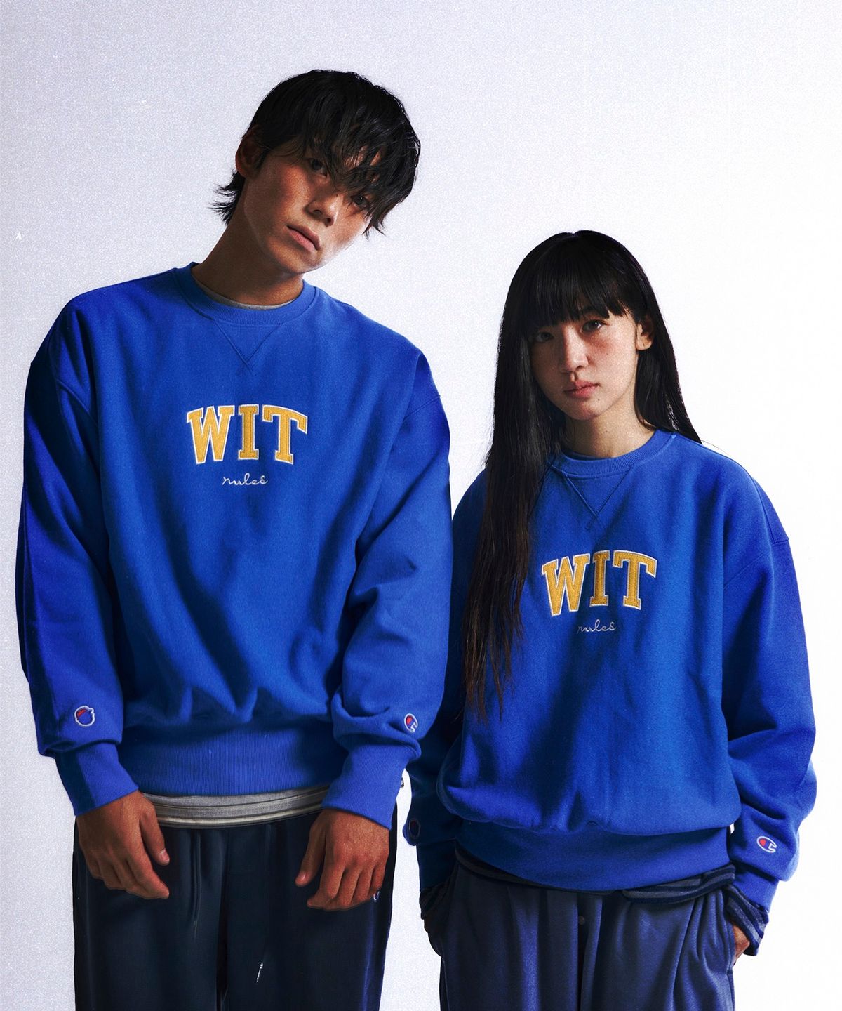 챔피온(CHAMPION) 챔피온 × 빠더너스 리버스위브 WIT 로고 스웨트셔츠 Blue