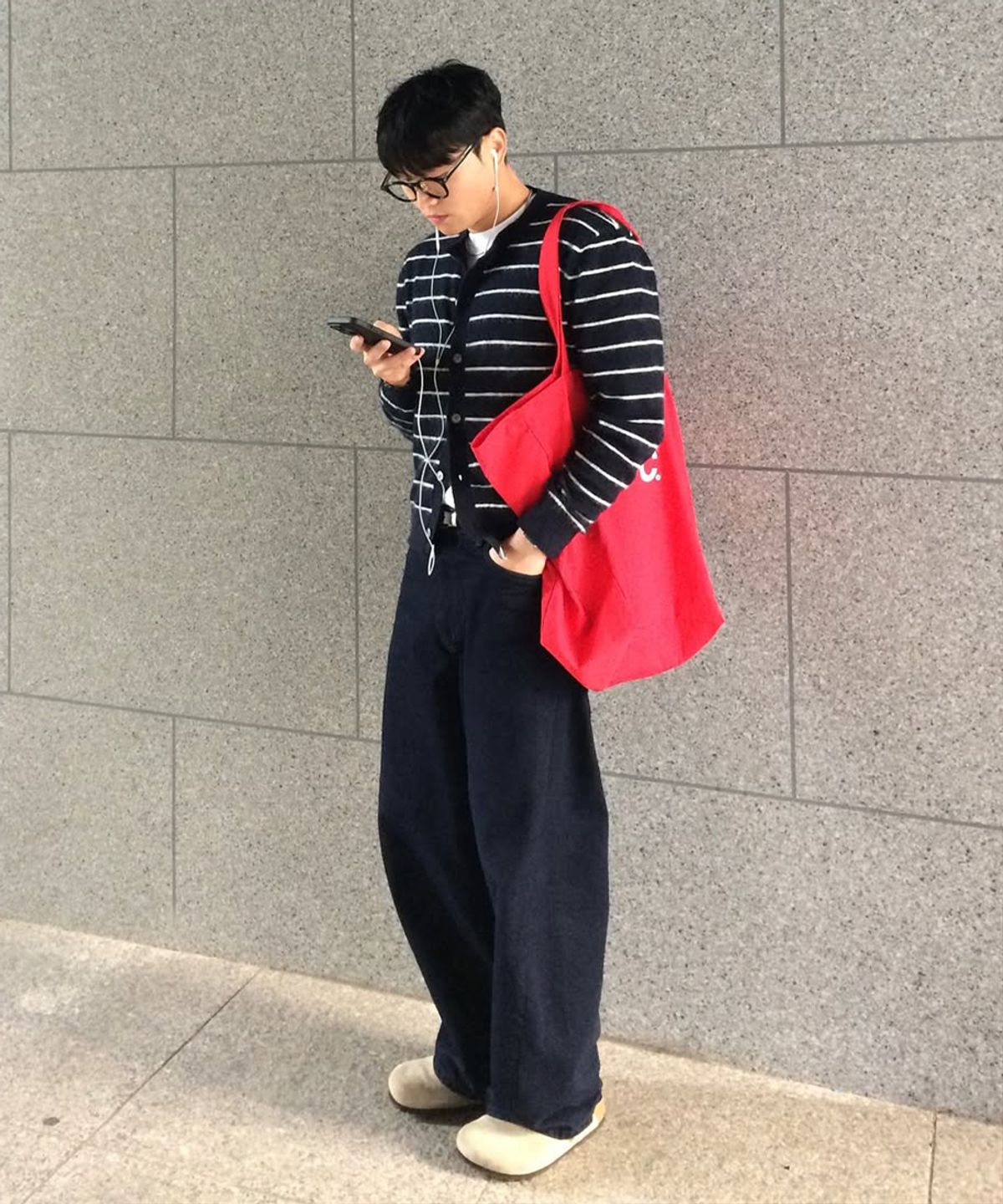 인템포무드(INTEMPOMOOD) 프렌치 스트라이프 크롭 가디건_네이비