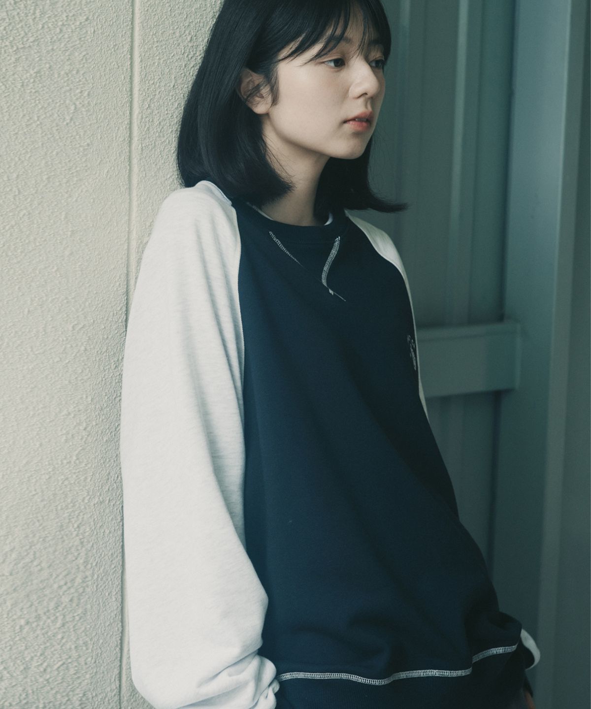 오헤시오(OHESHIO) NTC X OHESHIO APPLE LOGO SWEATSHIRT, NAVY